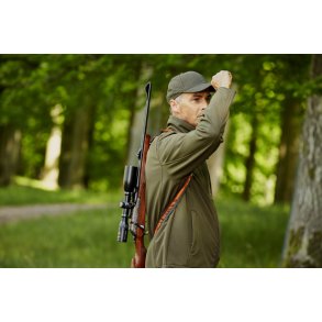 Rifler og jagtudstyr / Aallaasit piniarnermullu atortut