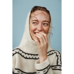 Et strikkeliv 2, ud i verden