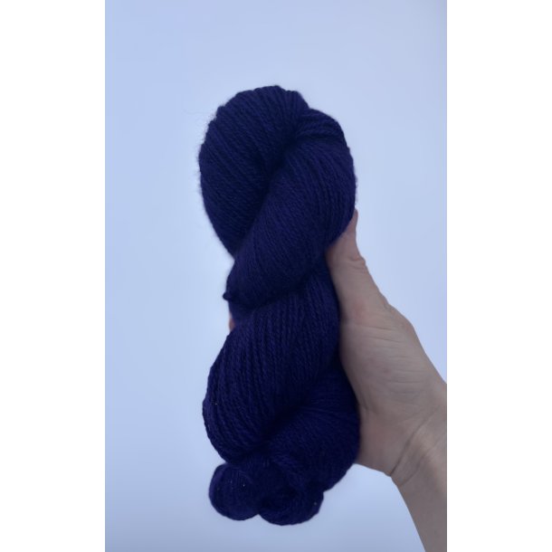 Qiviut Standard Moskusgarn 2 tr�ds l�bel�ngde 360 m, ca. 50 gram Lilla