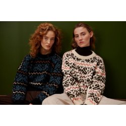 Et strikkeliv 2, ud i verden