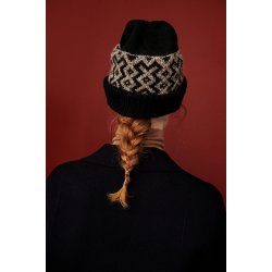 Et strikkeliv 2, ud i verden